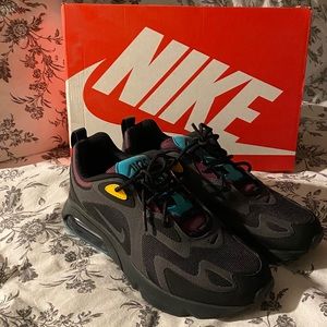 Nike Air Max 200 Women’s 10